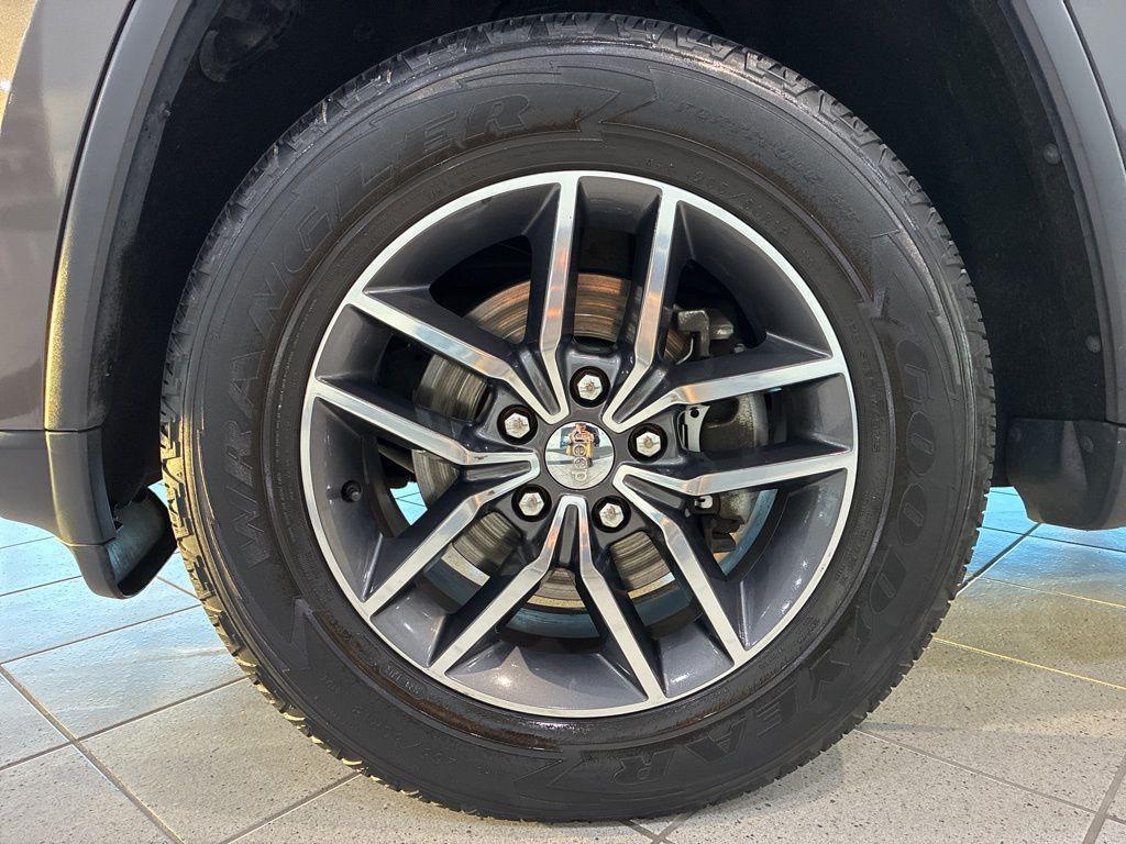 used 2018 Jeep Grand Cherokee car, priced at $13,488