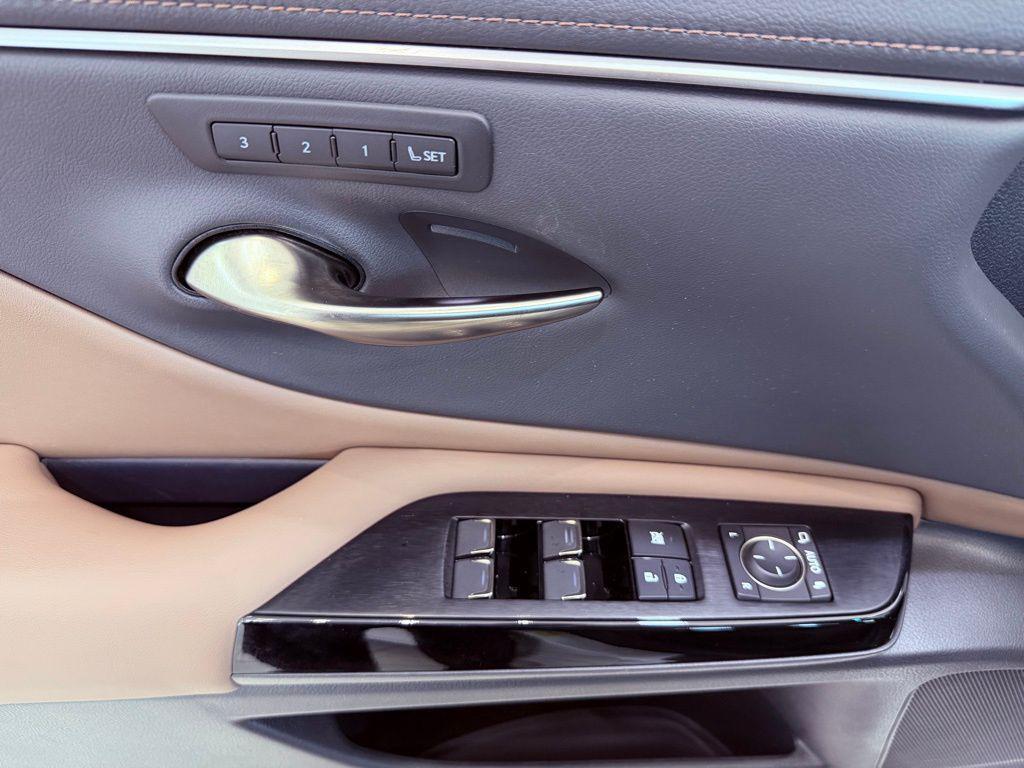 used 2025 Lexus ES 300h car, priced at $44,888