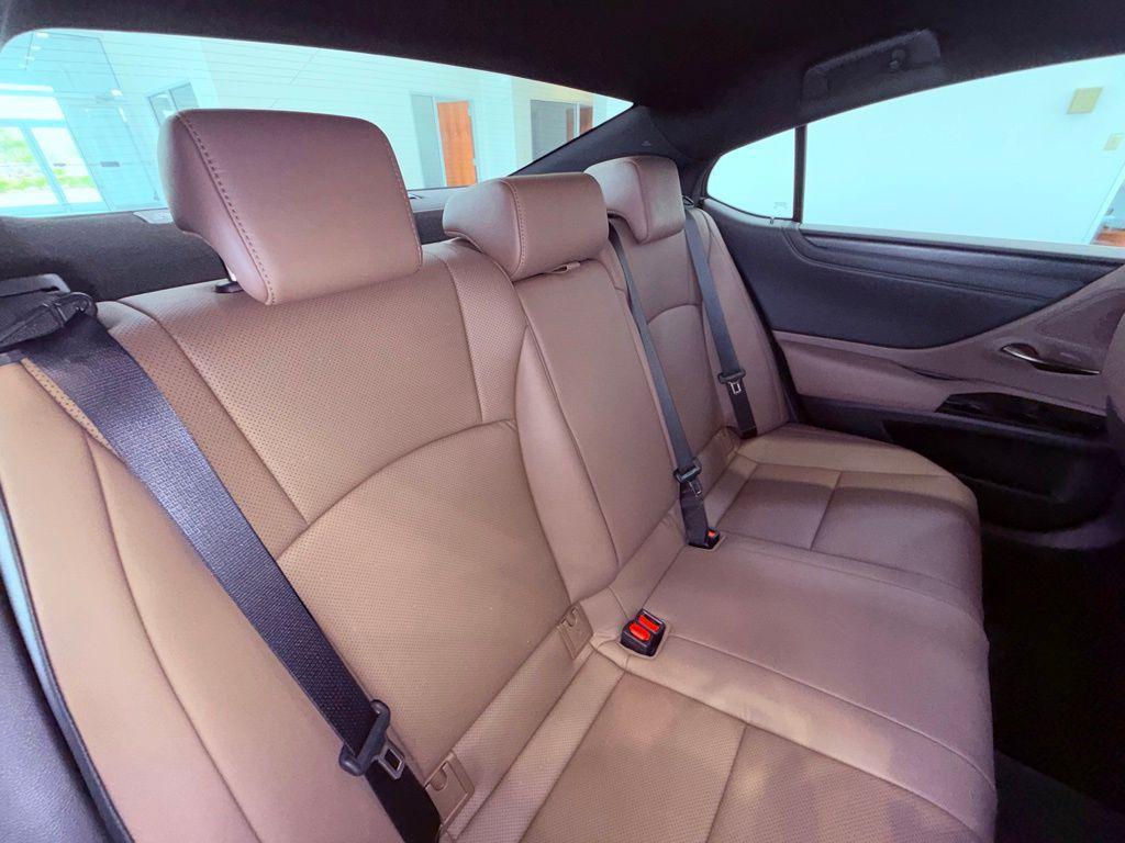 used 2025 Lexus ES 300h car, priced at $44,888