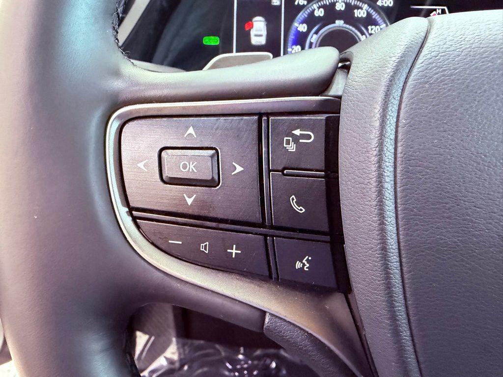 used 2025 Lexus ES 300h car, priced at $44,888