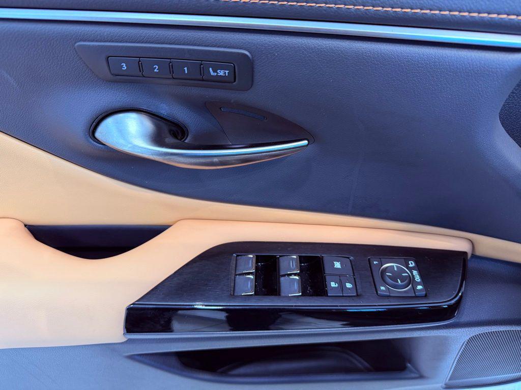 used 2025 Lexus ES 300h car, priced at $43,988