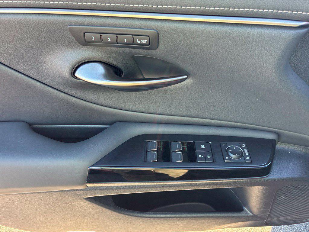 used 2023 Lexus ES 350 car, priced at $41,887