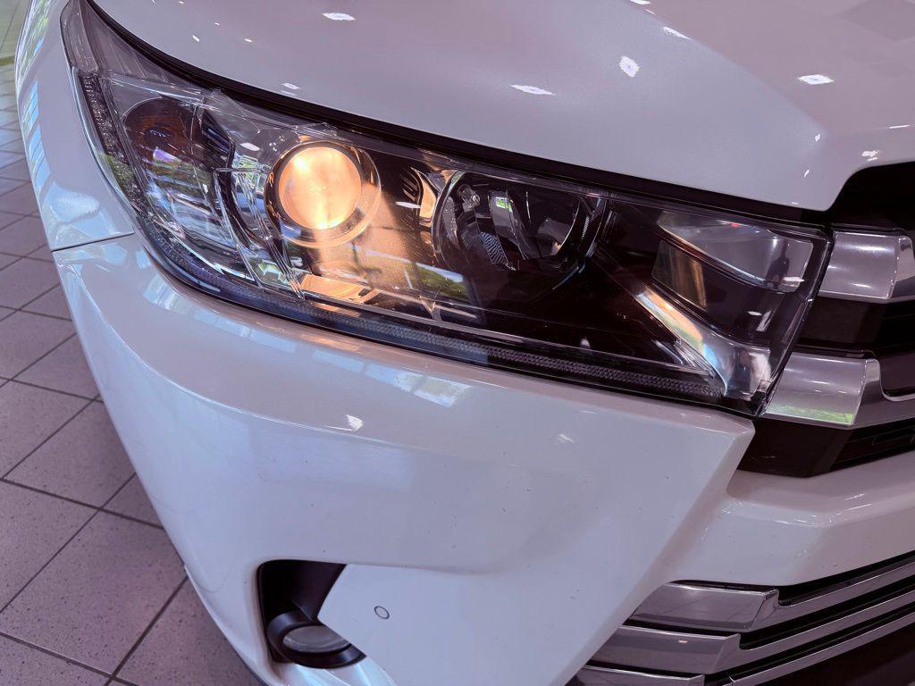 used 2018 Toyota Highlander car, priced at $28,488