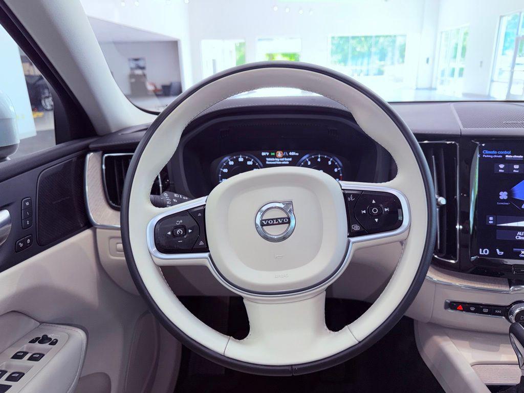 used 2021 Volvo XC60 car, priced at $29,988