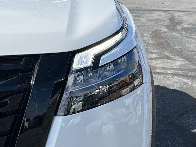 new 2025 Nissan Pathfinder car, priced at $38,000