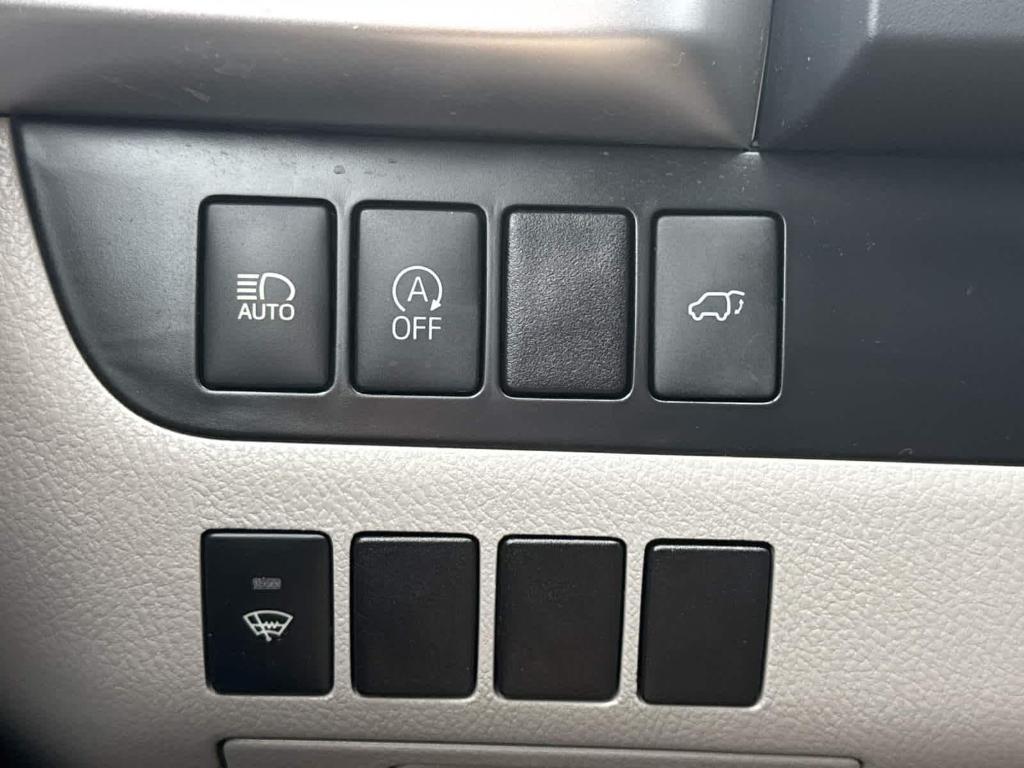 used 2019 Toyota Highlander car, priced at $26,998