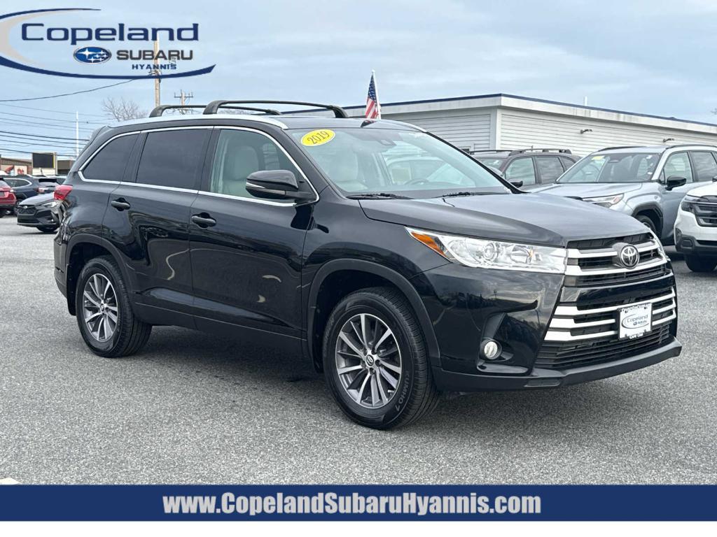 used 2019 Toyota Highlander car, priced at $26,998