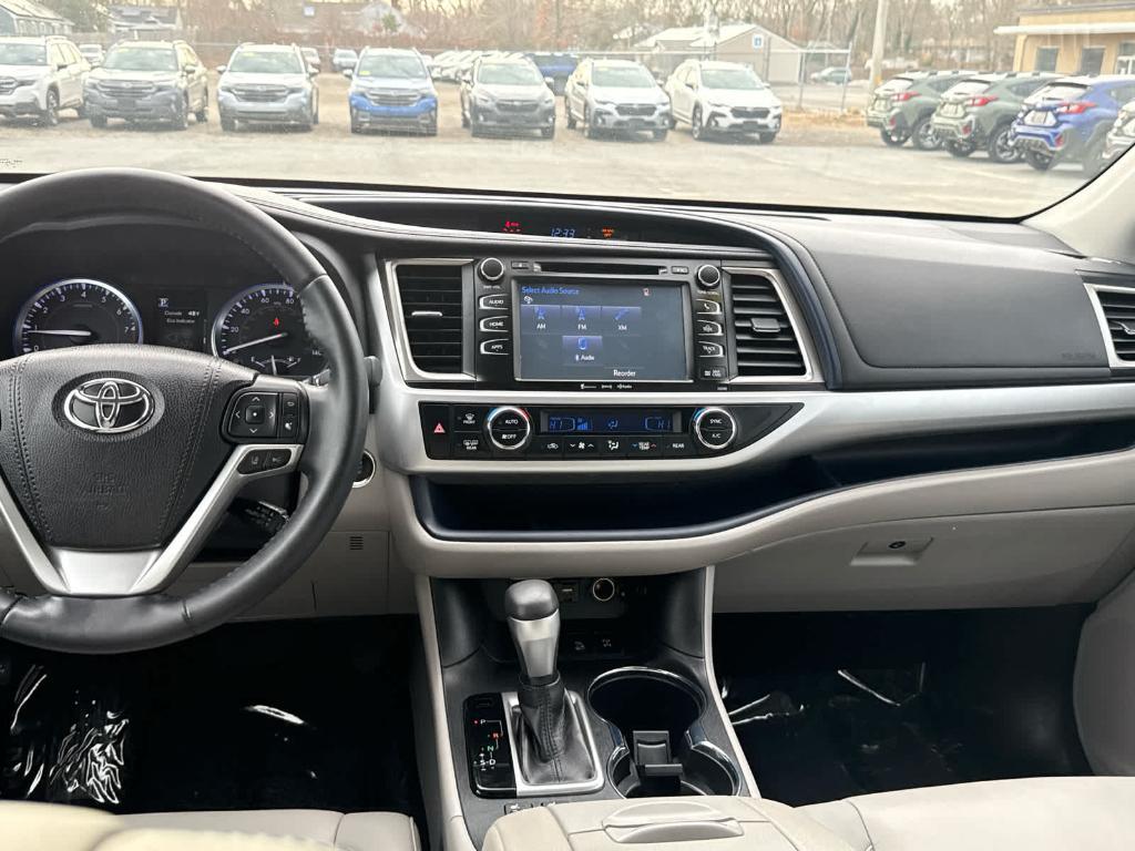 used 2019 Toyota Highlander car, priced at $26,998