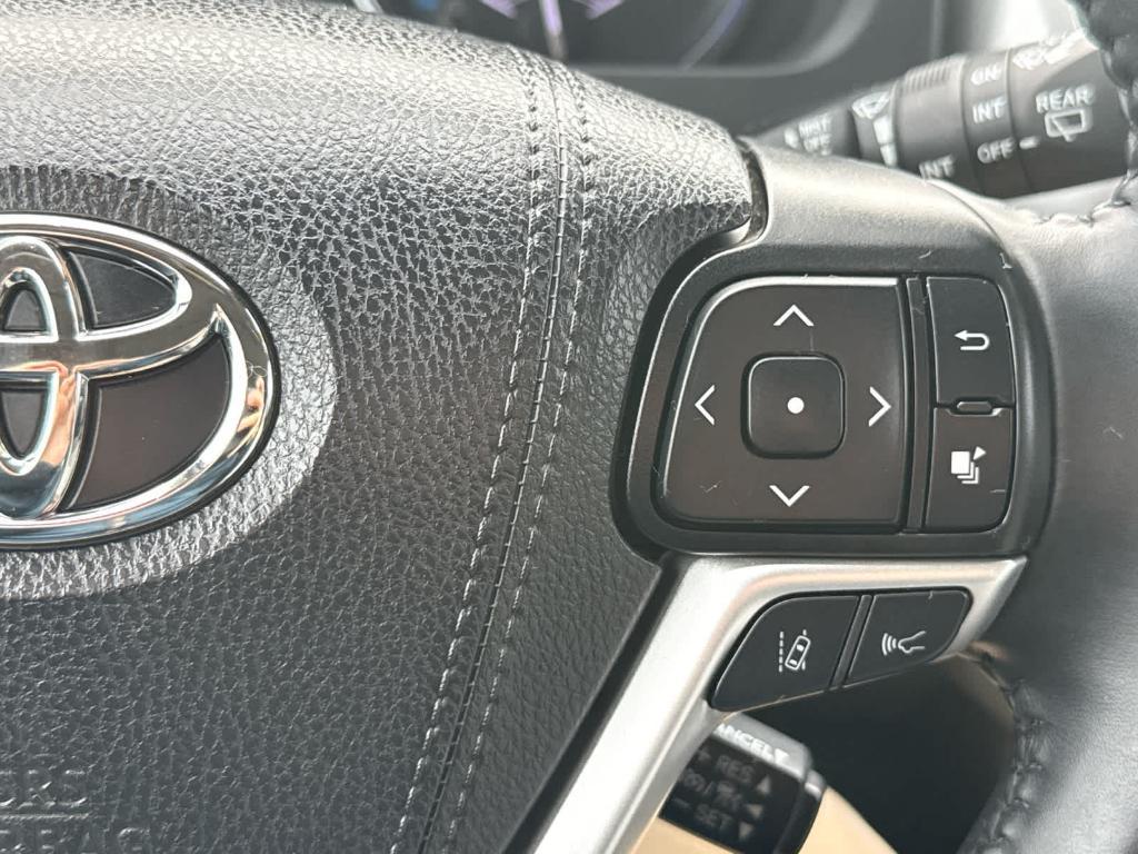 used 2019 Toyota Highlander car, priced at $26,998