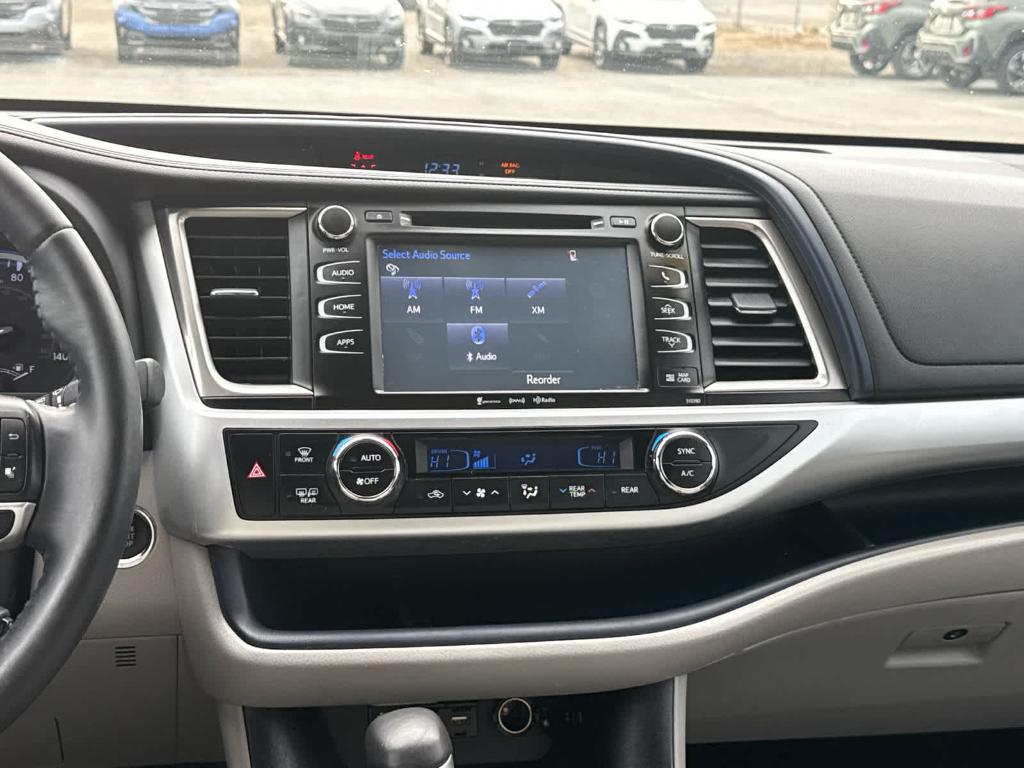 used 2019 Toyota Highlander car, priced at $26,998