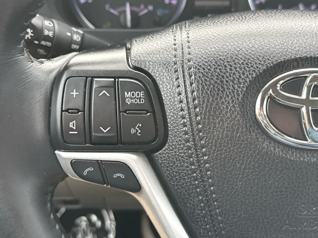 used 2019 Toyota Highlander car, priced at $26,998