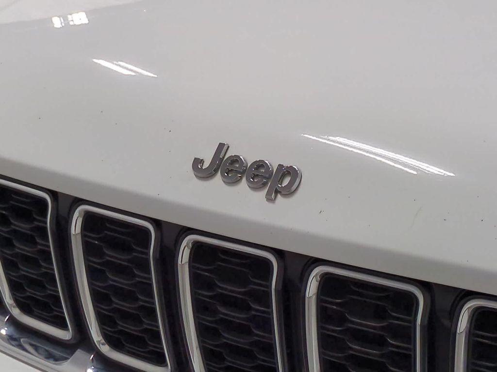 used 2022 Jeep Grand Cherokee car, priced at $22,940