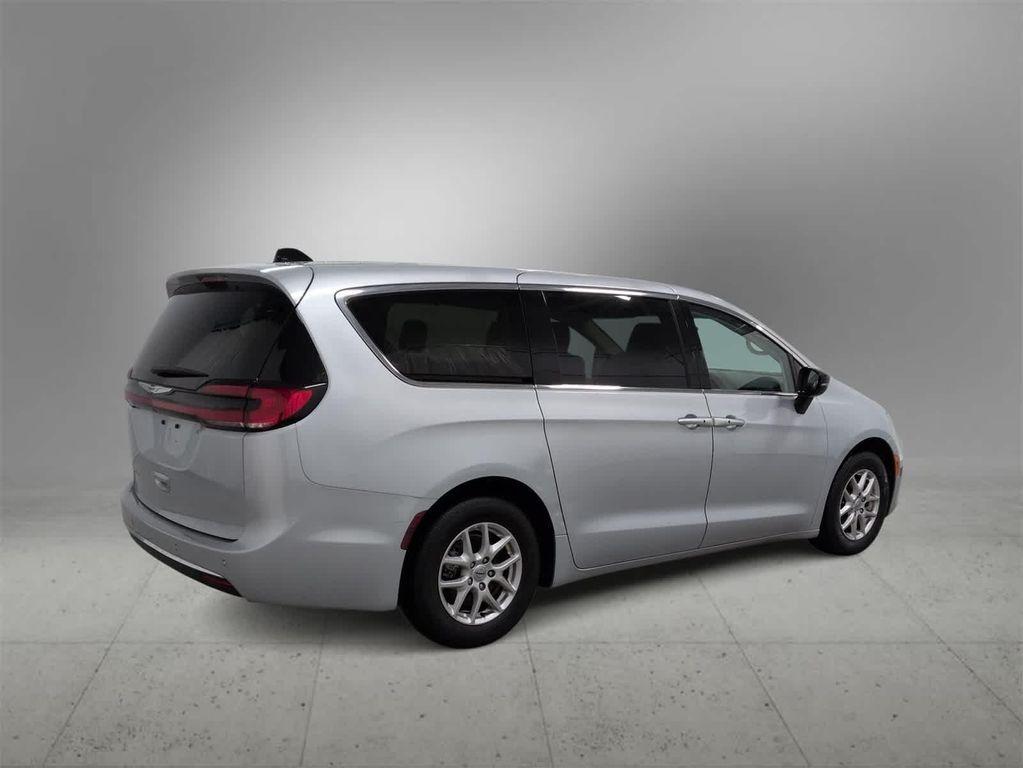 used 2024 Chrysler Pacifica car, priced at $28,101
