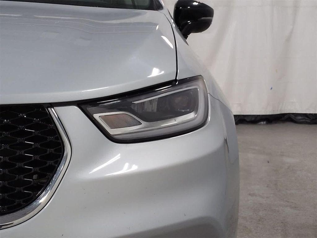 used 2024 Chrysler Pacifica car, priced at $28,101
