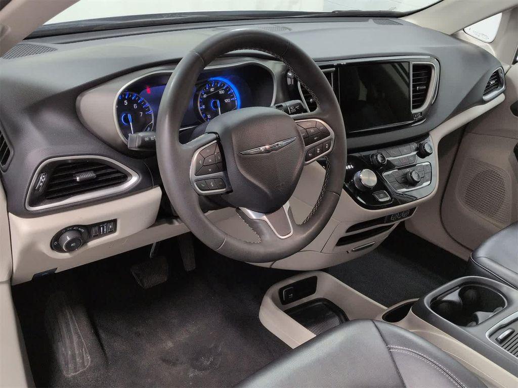 used 2024 Chrysler Pacifica car, priced at $28,101