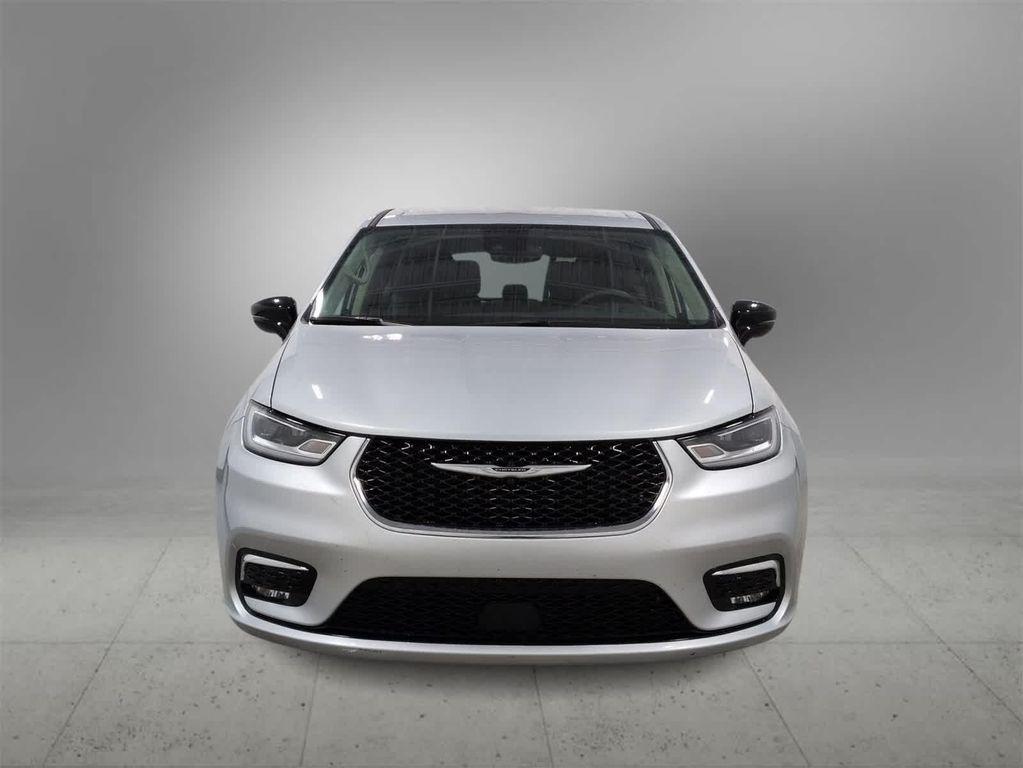 used 2024 Chrysler Pacifica car, priced at $28,101