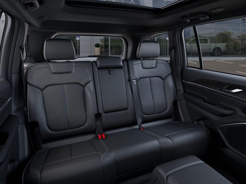 new 2026 Jeep Grand Cherokee car, priced at $51,571