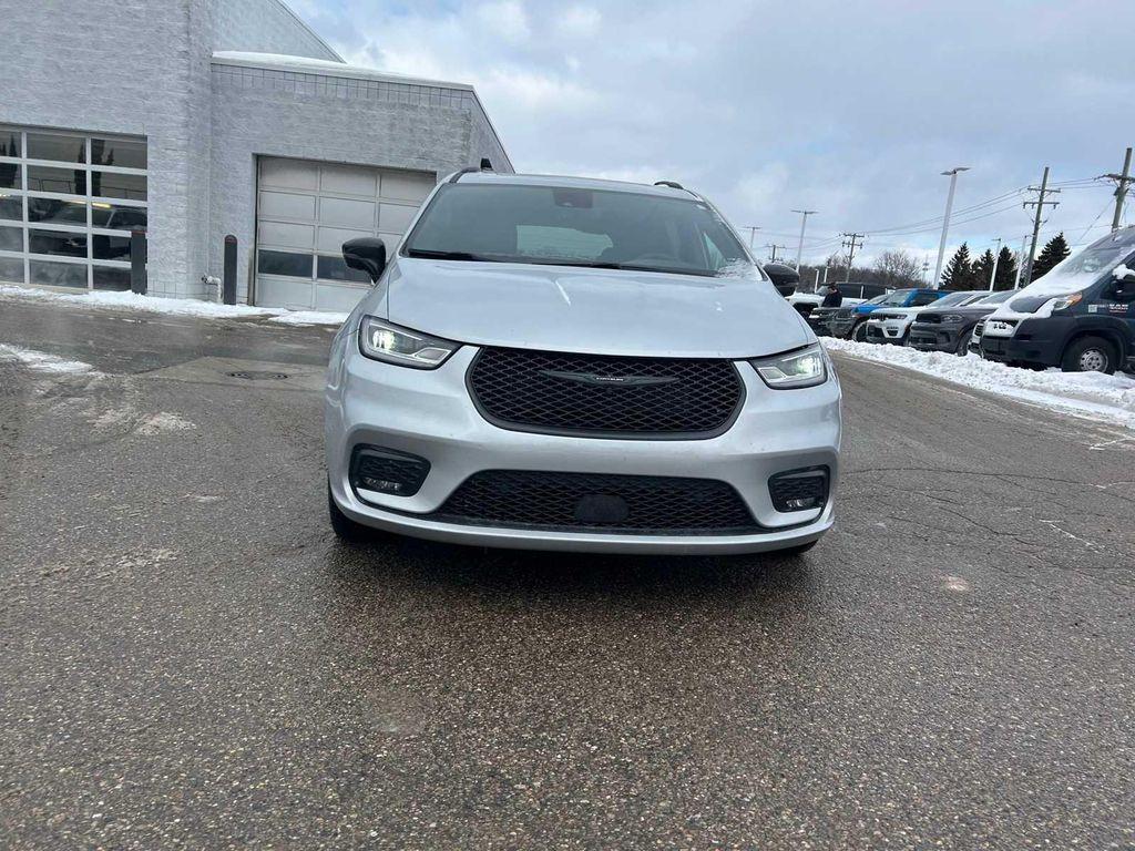 used 2023 Chrysler Pacifica car, priced at $34,995