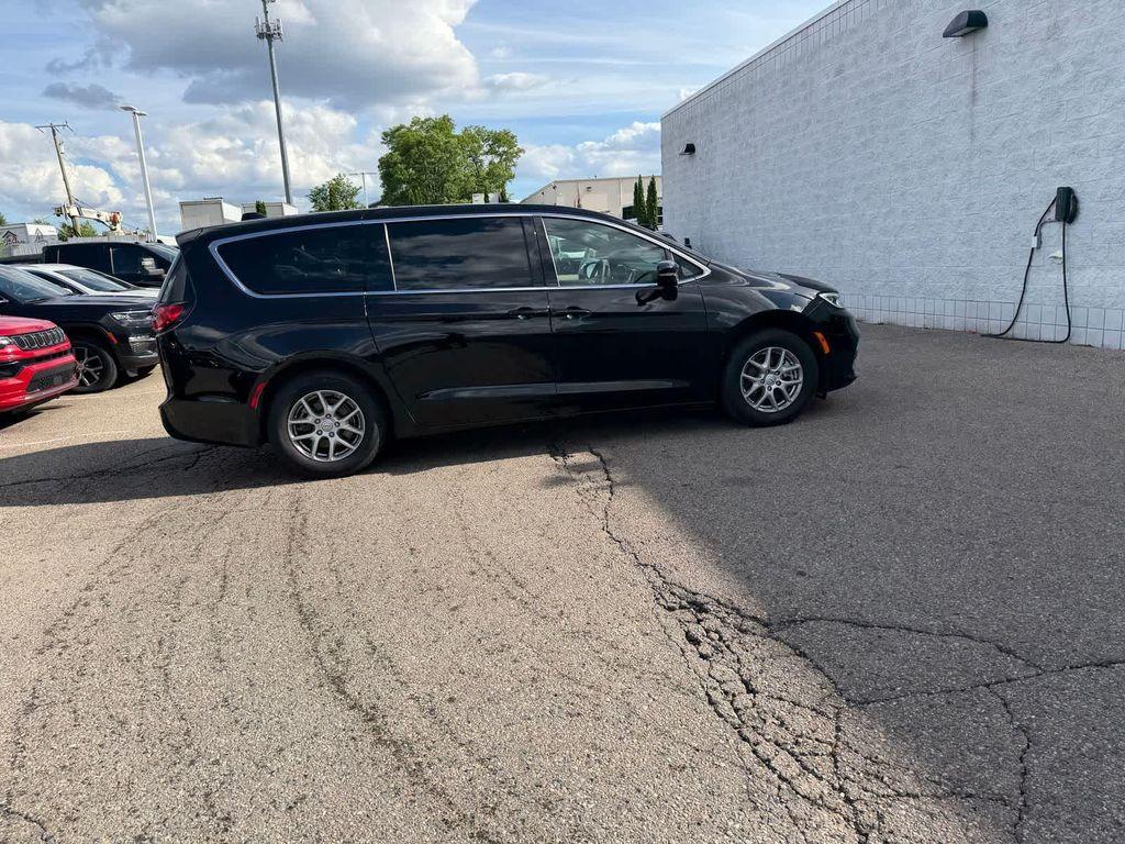 used 2026 Chrysler Pacifica car, priced at $34,253