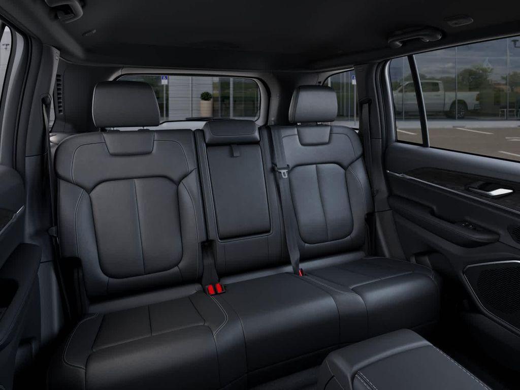 new 2026 Jeep Grand Cherokee car, priced at $45,039