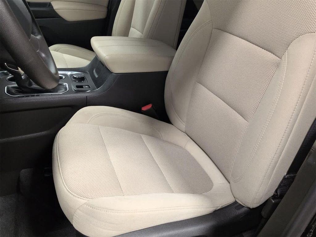 used 2023 Chevrolet Traverse car, priced at $20,095