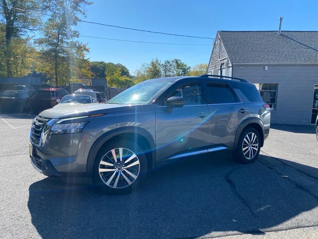 used 2022 Nissan Pathfinder car, priced at $25,495