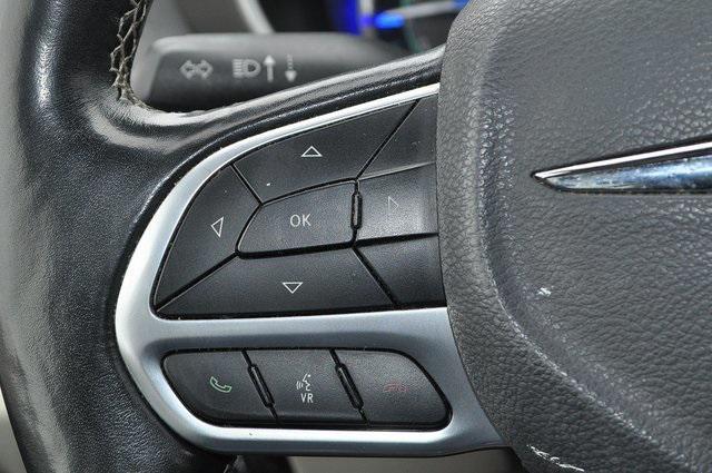 used 2021 Chrysler Pacifica Hybrid car, priced at $17,621