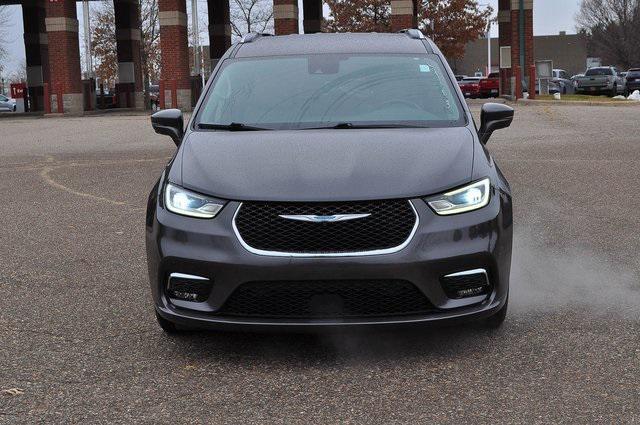 used 2021 Chrysler Pacifica Hybrid car, priced at $17,621