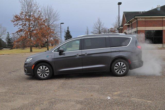 used 2021 Chrysler Pacifica Hybrid car, priced at $17,621