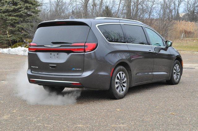 used 2021 Chrysler Pacifica Hybrid car, priced at $17,621
