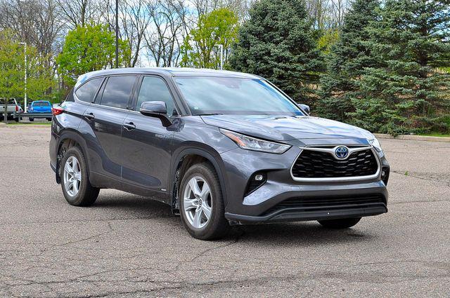 used 2020 Toyota Highlander Hybrid car, priced at $31,800