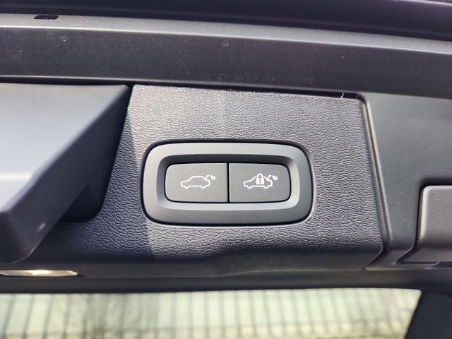 new 2026 Volvo XC60 car, priced at $63,195