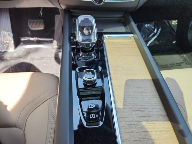 new 2026 Volvo XC60 Plug-In Hybrid car, priced at $70,400