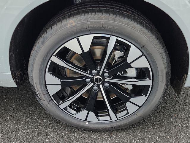 new 2026 Volvo XC60 Plug-In Hybrid car, priced at $69,405