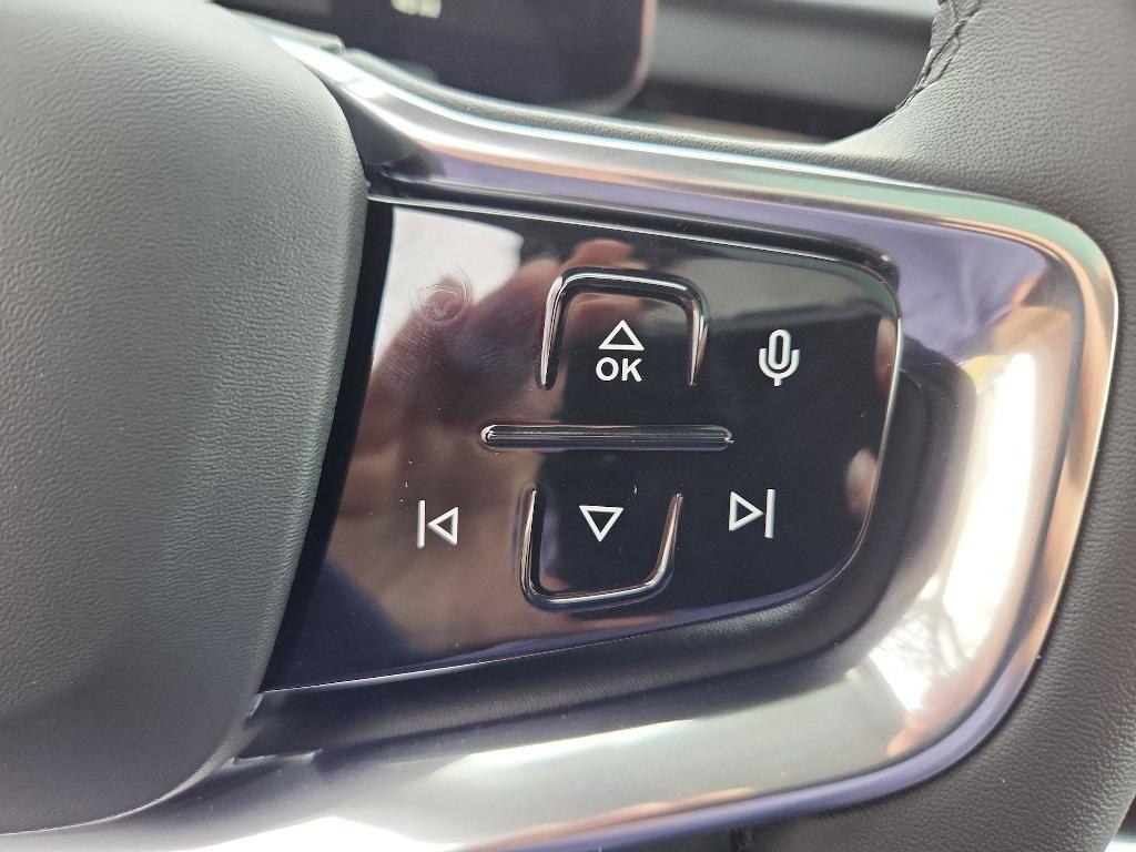 new 2025 Volvo EX90 car, priced at $76,524