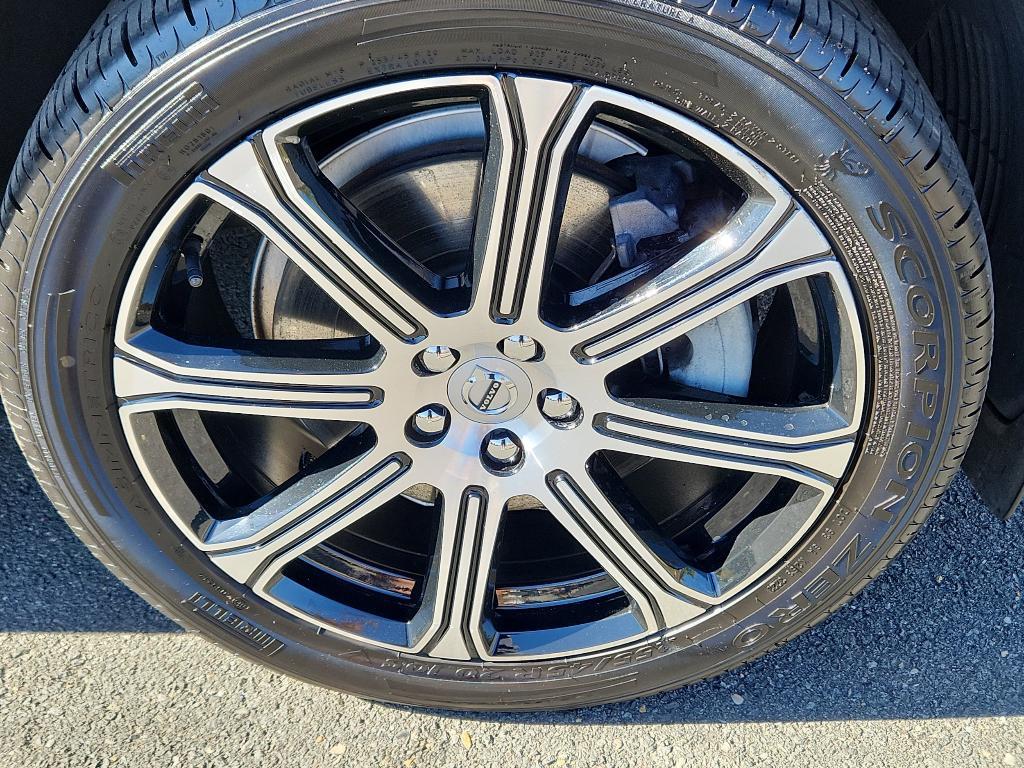 used 2021 Volvo XC60 car, priced at $26,800