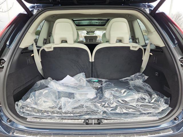 new 2026 Volvo XC90 Plug-In Hybrid car, priced at $85,625