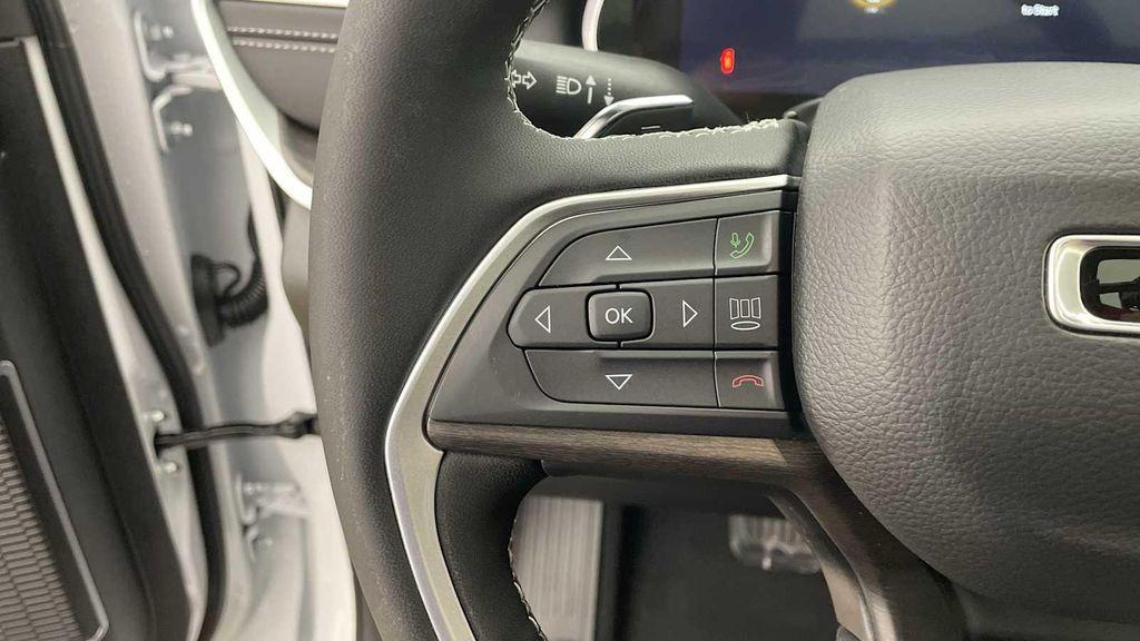 new 2025 Jeep Grand Cherokee L car, priced at $51,002