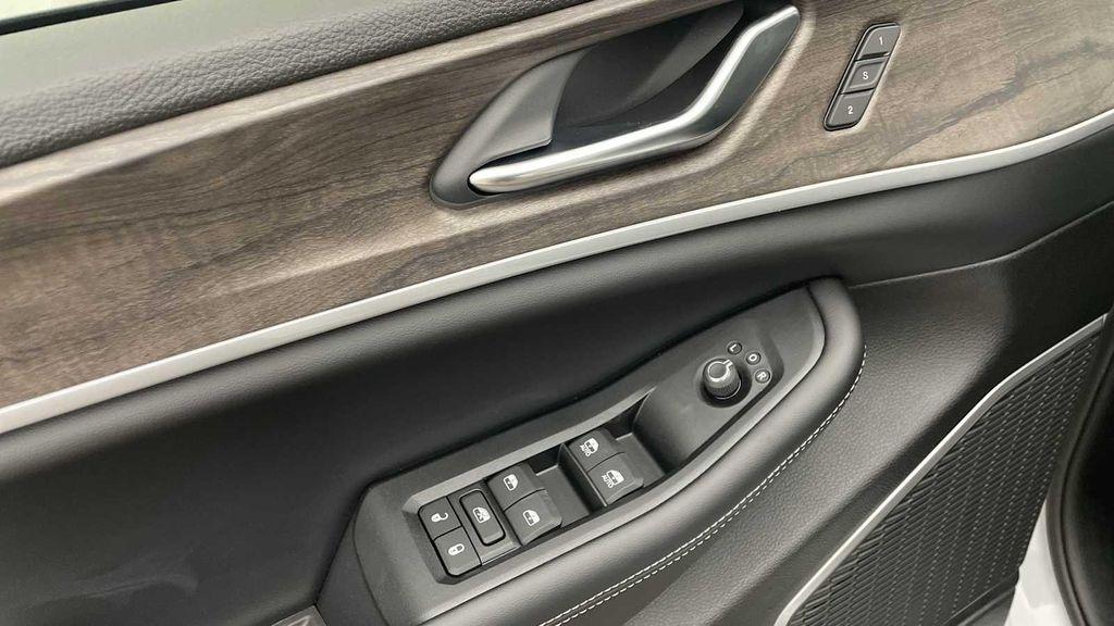 new 2025 Jeep Grand Cherokee L car, priced at $51,002