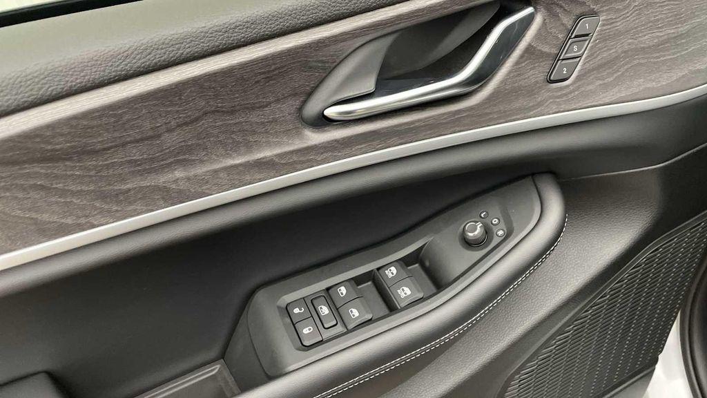 new 2025 Jeep Grand Cherokee car, priced at $45,305