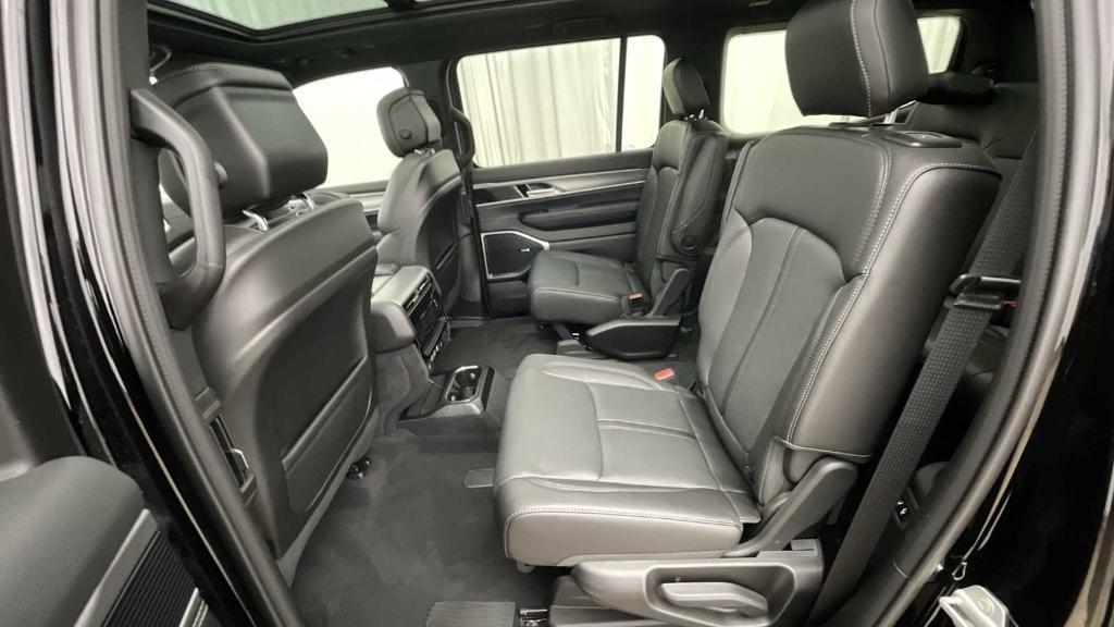 new 2026 Jeep Grand Wagoneer car, priced at $72,312
