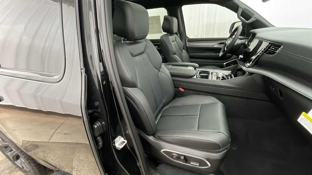 new 2026 Jeep Grand Wagoneer car, priced at $72,312