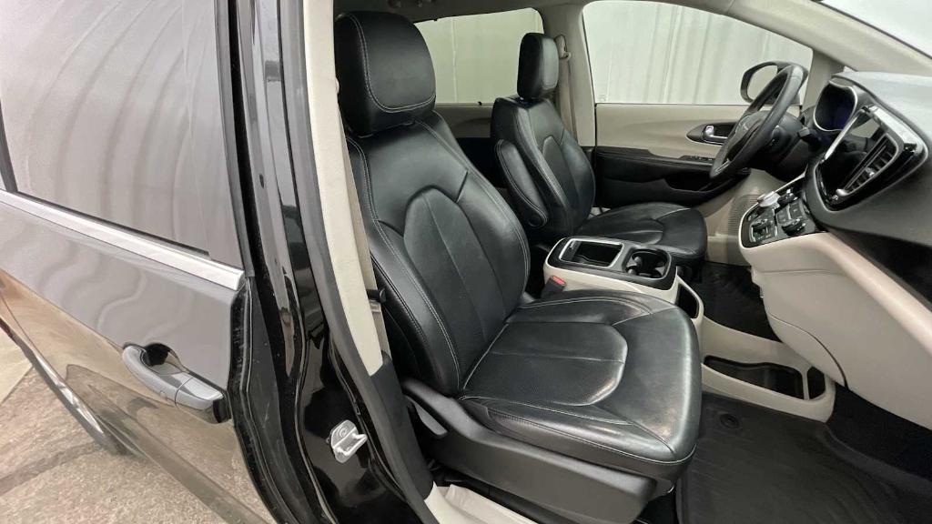 used 2022 Chrysler Pacifica car, priced at $20,998