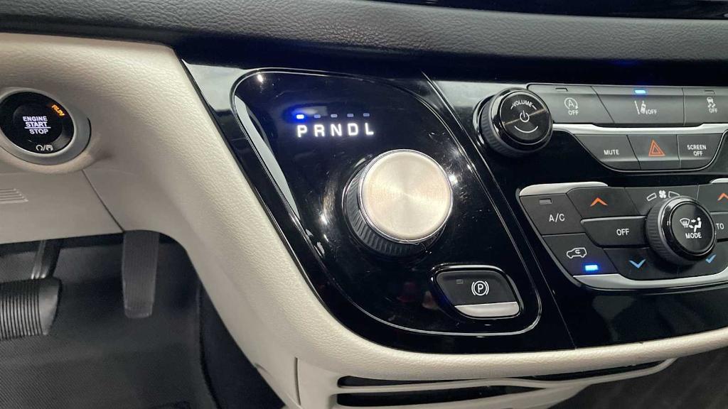 used 2022 Chrysler Pacifica car, priced at $20,998