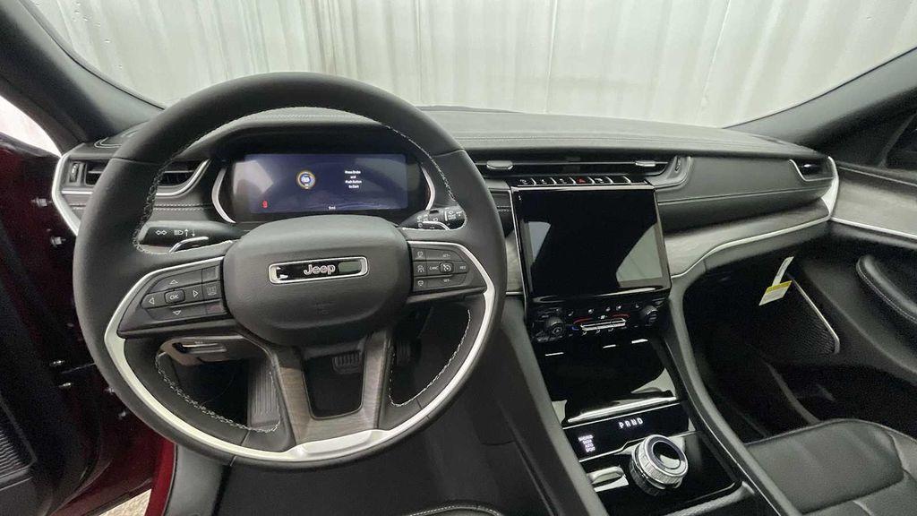 new 2025 Jeep Grand Cherokee car, priced at $55,680