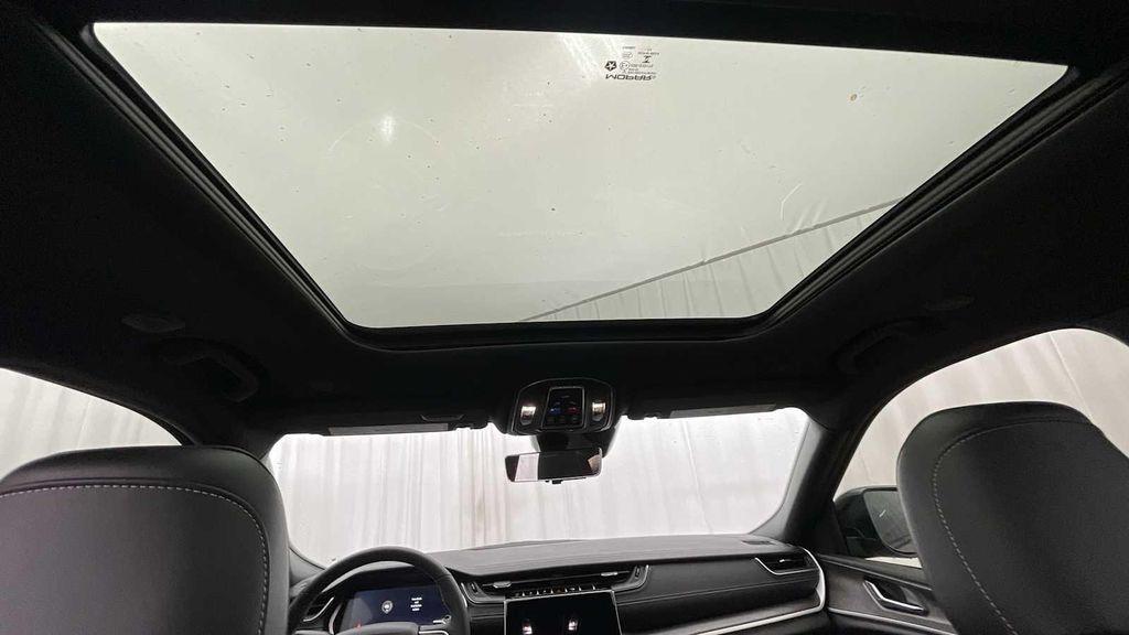 new 2025 Jeep Grand Cherokee car, priced at $55,680