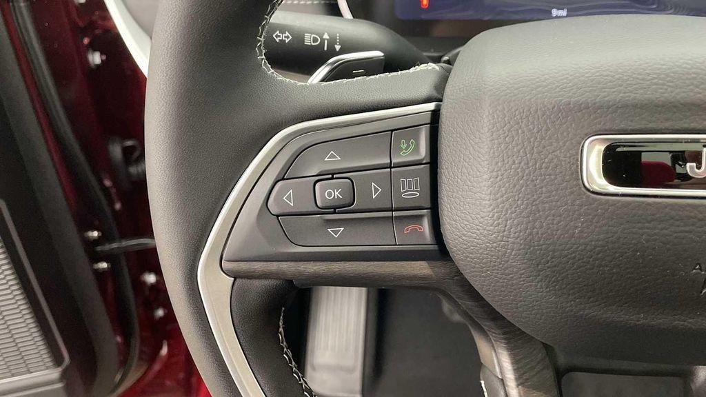 new 2025 Jeep Grand Cherokee car, priced at $55,680