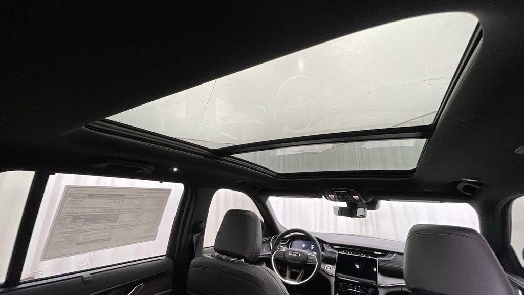 new 2025 Jeep Grand Cherokee car, priced at $55,680