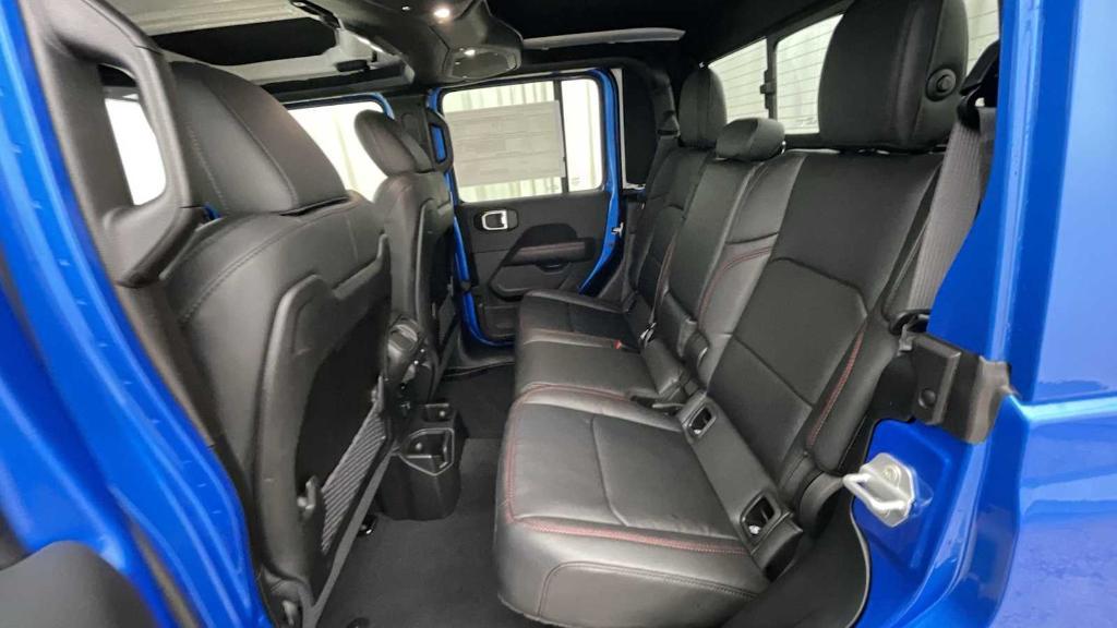 new 2026 Jeep Gladiator car, priced at $55,385