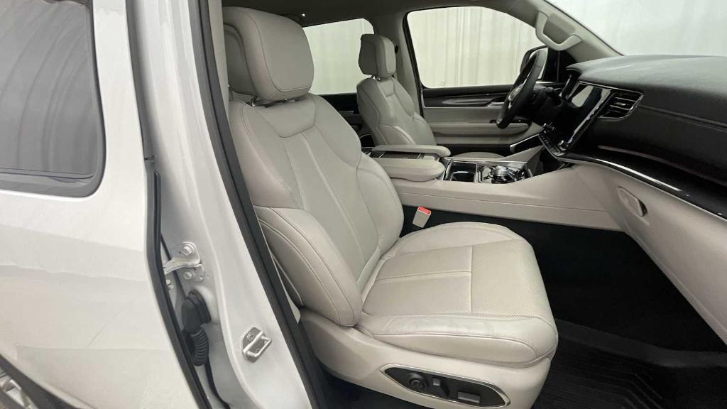 used 2024 Jeep Wagoneer car, priced at $50,998